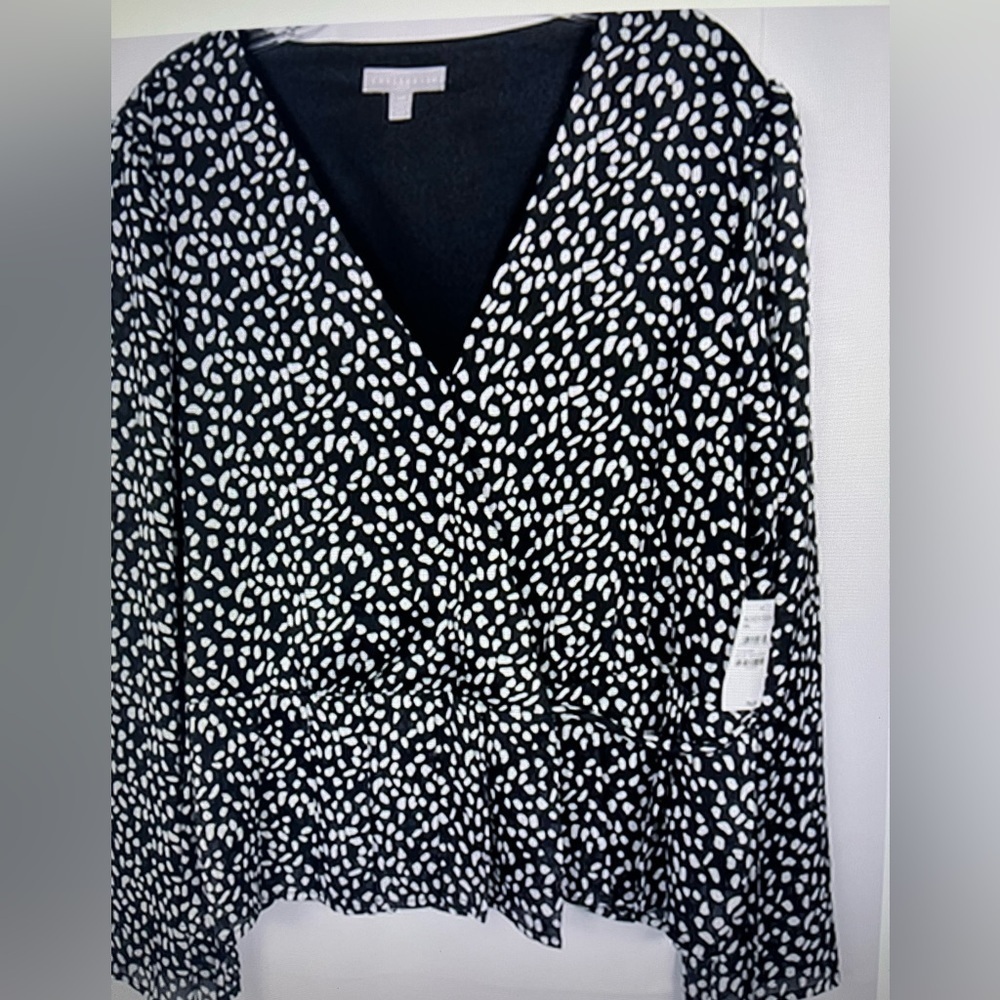 Chelsea 28 Womens Black White Wrap Blouse Long Sleeves Carrier Office XXL NWT